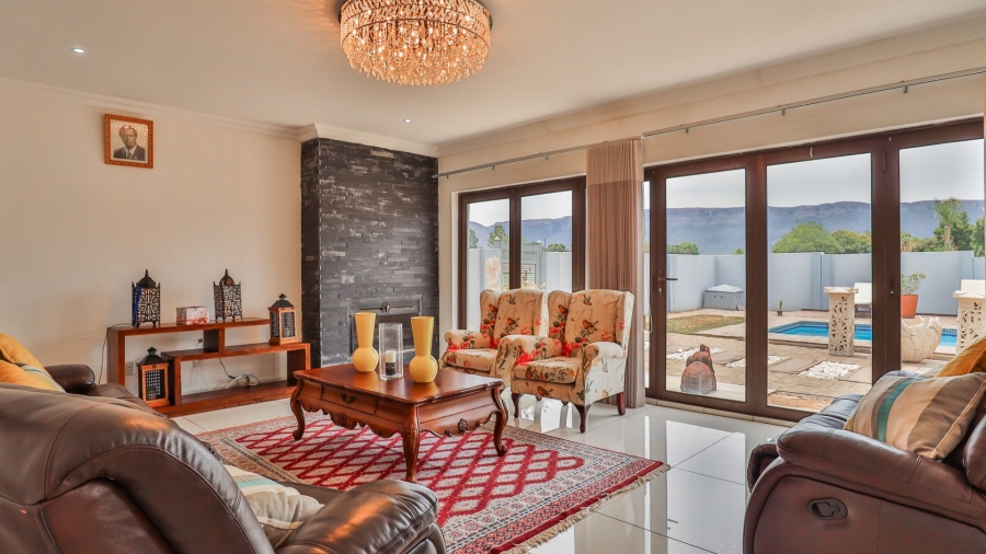 6 Bedroom Property for Sale in The Coves North West